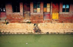 房子旁有臭水沟？小心风水“